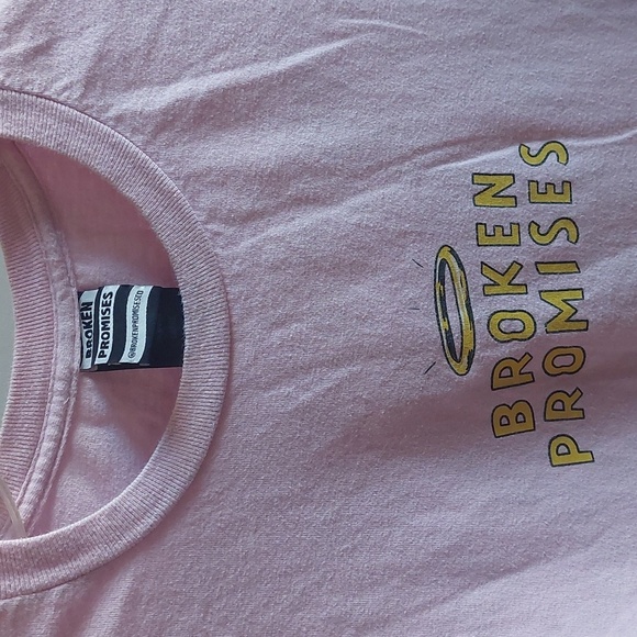 Broken Promises playing with fire 🔥 Pink Crewneck Graphic T- Shirt Large - Picture 4 of 5